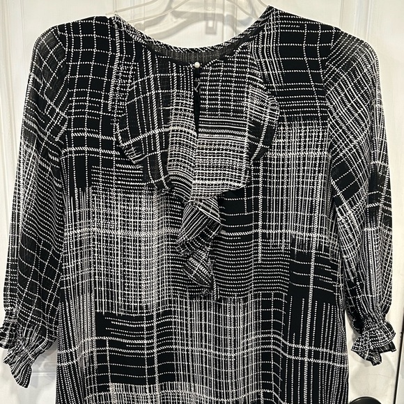NWT Karl Lagerfeld Paris Women’s Shirt Blouse Size M - Picture 1 of 6